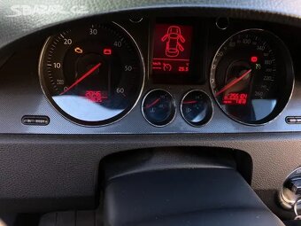 VOLKSWAGEN PASSAT, B6 sedan, r. v. 2005, 2.0TDI - 10