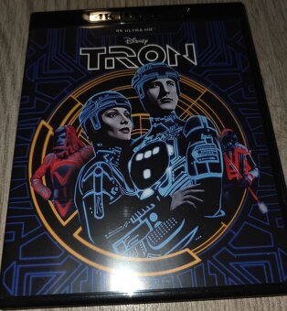 4K+BLU RAY MIX CZ DAB MŮŽ BEZ STÍNU CZ TIT - 10