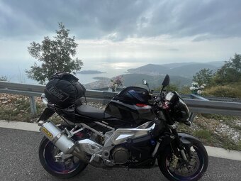 Aprilia Tuono 1000R - 10