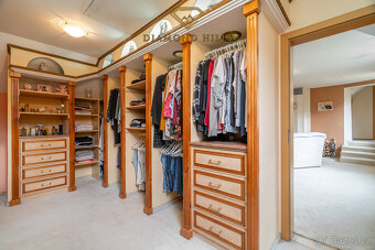 Prodej rodinného domu 8+1, pozemek 845m2, Kozojedy - 10