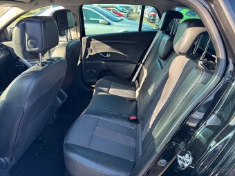 RENAUL MÉGANE 2012 KOMBI 96kw SERVISKA BOSE TOP STAV - 10