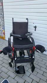 invalidni vozík 40cm 44cm s elektrickou vertikalizaciou - 10