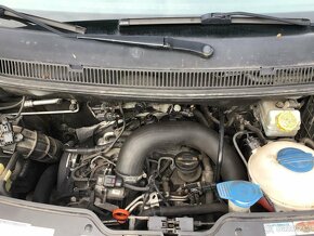 Volkswagen Transporter T5 2.0 Tdi 2/2011 6 míst 103KW 6kval - 10