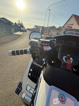 Honda Goldwing GL 1800 - 10