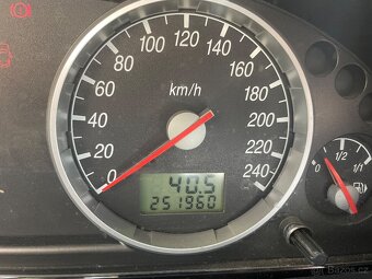 Ford mondeo mk3 r.v2003 2.0tdci - 10