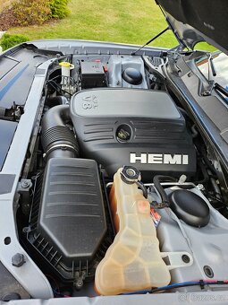 Dodge Challenger 5.7 Hemi NEHAVAROVANÉ - 10