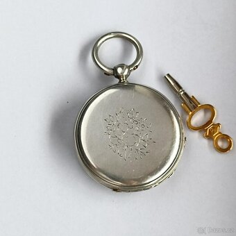 Starožitné stříbrné kapesní hodinky na klíček-klíčovky. - 10