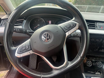 VW Passat B8.5 Variant 2.0TDI 140kW DSG - 10
