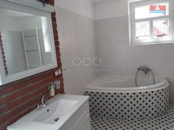 Prodej bytu 2+1, 88 m², Krnov, ul. Revoluční - 10