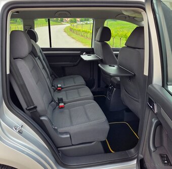 Volkswagen Touran 1.9 TDI 77KW/105PS R.V.10/2006 - 10