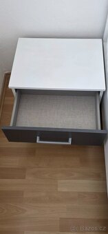Postel 180×200 cm, rošty, stolky - 10