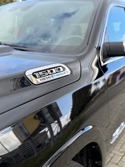 DODGE RAM LIMITED — 5.7 V8 HEMI Etorque — 2021– TOP STAV— - 10