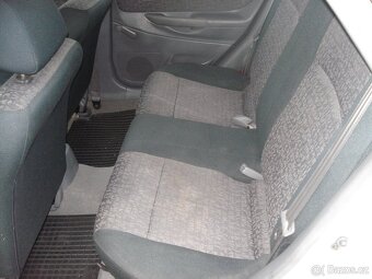 Mazda 323 F 1.3 i - 10