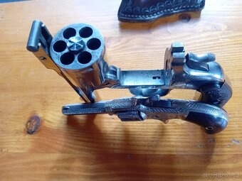 Historické revolvery kal.22 a 32 - 10