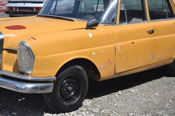Mercedes-Benz W111 220b - 10