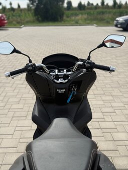 HONDA PCX 125 ROK 2019 - 10