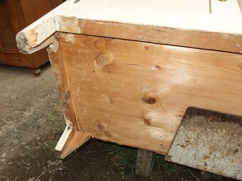 Skříňka se zrcadlem, toaletka - 10