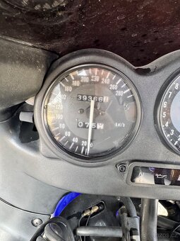 Yamaha yzf 600r - 10