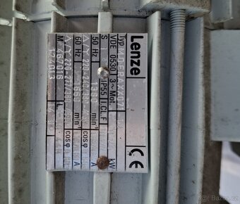 ELEKTROMOTOR, PŘEVODOVKA , LENZE - 10
