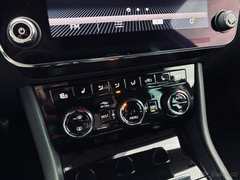 ŠKODA SUPERB COMBI III 2.0TDI 110KW DSG 2018 ACC - 10