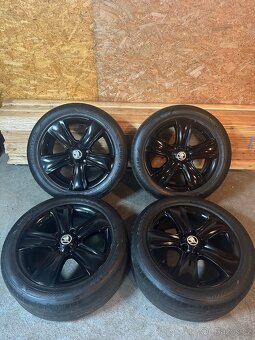 ALU Kola ŠKODA 5x112 R17 DOLOMITE Zánovní Letní Pneu 225/50 - 10