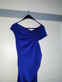Dámské plesové šaty královská modrá vel S lesklé s řasením - 10