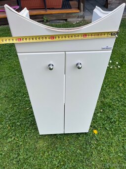 Skříňka s umyvadlem - 10