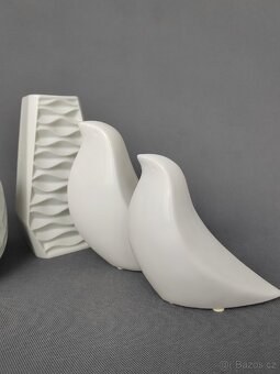 Elegantní dekorační předměty z bílého porcelánu - 10
