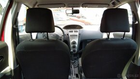 TOYOTA Yaris 1,0VVT-i Comfort ČR - 10