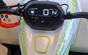 Elektrická čtyřkolka a motorka - 10