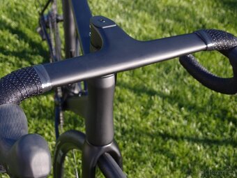 Carbon endurance/cestný kolo 2025, Shimano 105 2x12, M, 8kg - 10