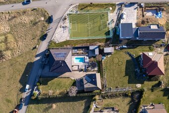 Prodej rodinného domu 261 m2, pozemek 1215 m2 v obci Tmaň - 10
