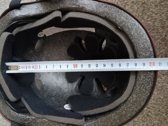 Přilba na kolo pro dítě vel. M velmi zachovalá - 10