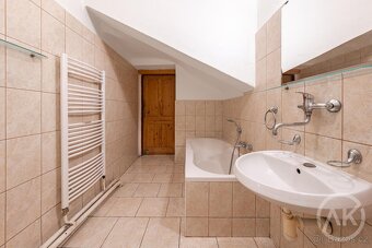 Prodej staršího domu s velkým pozemkem, Sedlnice - 10