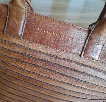 Kožená kabelka FREDsBRUDER zánovní - 10