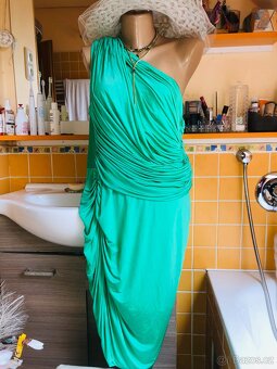 satyH&M # spolecenske# hostnasvatbu# hraskovezelene# asymetr - 10