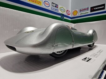 Revell Auto Union Typ C 1:18, světový rekord - 10