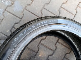 225/45/18 zánovní letní pneu pirelli - 10