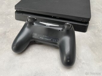 PS4 Slim v krásném stavu, druhý ovladač, hry (PlayStation 4) - 10