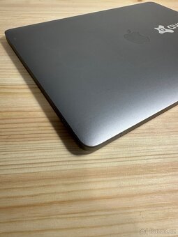 Apple MacBook Pro 2018 Touchbar 16GB i5 256GB - 10