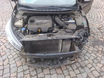 Kia Ceed II. rok 2014 - 10