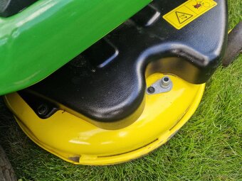 Zahradni Traktor sekačka JOHN DEERE X350 R - skvělý stav - 10
