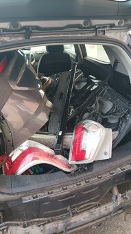 Náhradní díly z SsangYong Tivoli 1.6 XDI rok 2017 - 10