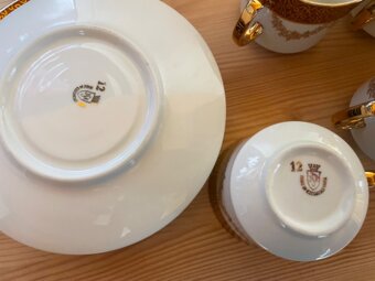 staré porcelánové věci - 10