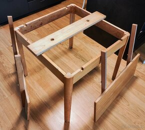 Starší dřevěný rozkládací stůl - 10