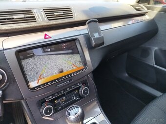 VW Passat 2.0 TDi 103kW, r.v. 6/2010, naj. 258.691 km - 10