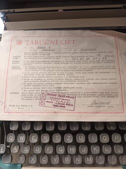 Starožitný psací stroj Consul v kufříku - 10