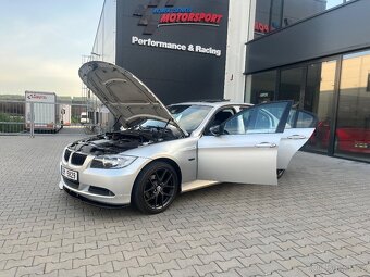 BMW 3 E90 - 10