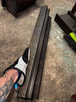 Prodám díly frézky F1S - 10