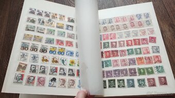 Album se známkami červený - 10